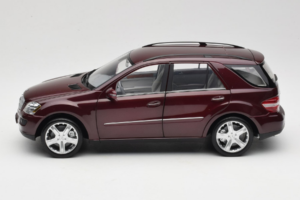 Mercedes ML W164 Red Metallic Minichamps 1:18 150034500 Fém – 4. kép a 8-ből
