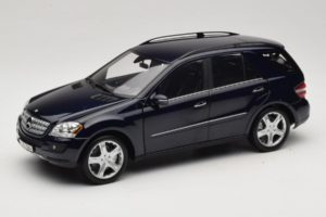 Mercedes ML W164 Tanzanite Blue Márkakereskedői Kiadás Minichamps 1:18 B66962322 Fém