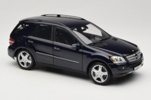 Mercedes ML W164 Tanzanite Blue Márkakereskedői Kiadás Minichamps 1:18 B66962322 Fém – 6. kép a 8-ből