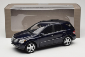 Mercedes ML W164 Tanzanite Blue Márkakereskedői Kiadás Minichamps 1:18 B66962322 Fém – 8. kép a 8-ből