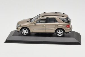 Mercedes ML W164 Réz Metál Minichamps 1:43 ML002 Fém