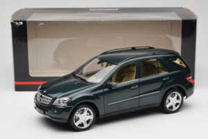 Mercedes ML W164 Green Metallic Minichamps 1:18 150034502 Fém – 8. kép a 8-ből