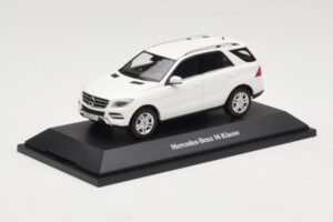 Mercedes ML W166 Calcit White Minichamps 1:43 B66960062 Fém – 2. kép a 4-ből