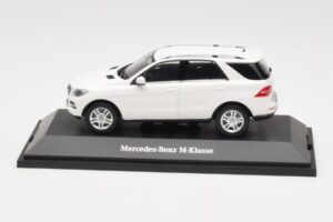 Mercedes ML W166 Calcit White Minichamps 1:43 B66960062 Fém
