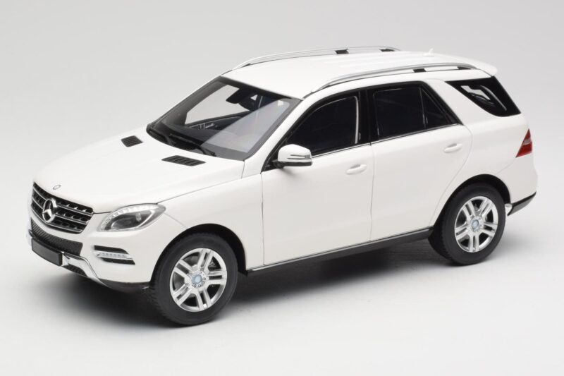 Mercedes ML W166 Fehér Minichamps 1:18 100030101 Fém