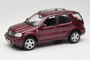 Mercedes ML55 AMG W163 Piros Maisto 1:18 50348 Fém