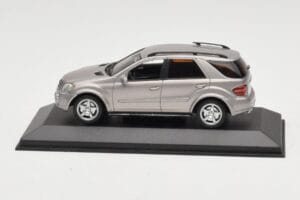 Mercedes ML63 AMG W164 Szürke Metallic Minichamps 1:43 400034570 Fém