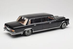 Mercedes 600 Pullman W100 Fekete AUTOart 1:18 76197 Fém – 3. kép a 8-ből