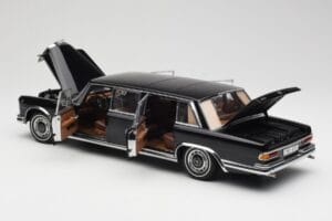 Mercedes 600 Pullman W100 Fekete AUTOart 1:18 76197 Fém – 5. kép a 8-ből