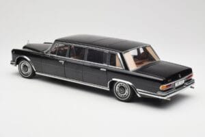 Mercedes 600 Pullman W100 Fekete AUTOart 1:18 76197 Fém – 7. kép a 8-ből