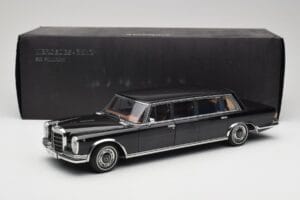 Mercedes 600 Pullman W100 Fekete AUTOart 1:18 76197 Fém – 8. kép a 8-ből