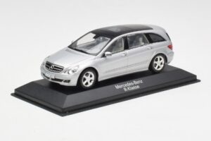 Mercedes R-Class W251 Iridium Silver Minichamps 1:43 B66962214 Fém – 2. kép a 4-ből