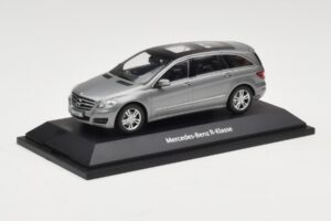 Mercedes R-Class W251 Palladium Silver Metallic Minichamps 1:43 B66960055 Fém – 2. kép a 4-ből