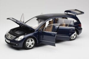 Mercedes R-Class W251 Tanzanit Kék Minichamps 1:18 150034600 Fém – 2. kép a 8-ből