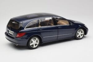 Mercedes R-Class W251 Tanzanit Kék Minichamps 1:18 150034600 Fém – 3. kép a 8-ből