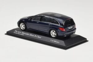 Mercedes R-Class W251 Tanzanite Blue Minichamps 1:43 B66962215 Fém – 3. kép a 4-ből