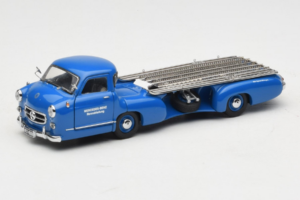 Mercedes Renntransporter Blue Wonder CMC 1:43 M-036K Fém