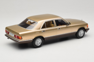 Mercedes S-Class W126 Metallic Beige MCG 1:18 MCG18548 Fém – 2. kép a 6-ből