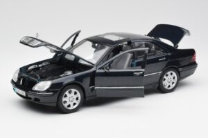 Mercedes S-Class W220 Kék Maisto 1:18 56051 Fém – 2. kép a 8-ből