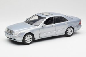 Mercedes S-Class W220 Világoskék Maisto 1:18 56050 Fém