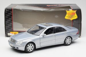Mercedes S-Class W220 Világoskék Maisto 1:18 56050 Fém – 8. kép a 8-ből