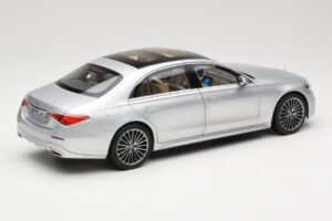 Mercedes S-Class W223 AMG Line Brilliant Silver Norev 1:18 183805 Fém – 3. kép a 8-ből