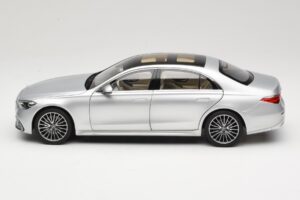 Mercedes S-Class W223 AMG Line Brilliant Silver Norev 1:18 183805 Fém – 4. kép a 8-ből