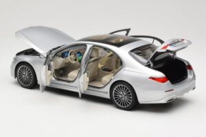 Mercedes S-Class W223 AMG Line Brilliant Silver Norev 1:18 183805 Fém – 5. kép a 8-ből