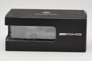 Mercedes SL 63 AMG R230 Silver Metallic Minichamps 1:43 B66960018 Fém – 4. kép a 4-ből