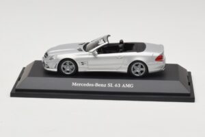 Mercedes SL 63 AMG R230 Silver Metallic Minichamps 1:43 B66960018 Fém