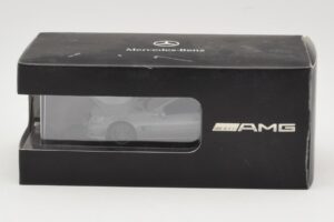 Mercedes SL 65 AMG R230 Ezüst Minichamps 1:43 B66960601 Fém – 4. kép a 4-ből