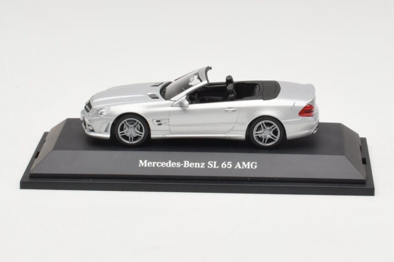 Mercedes SL 65 AMG R230 Ezüst Minichamps 1:43 B66960601 Fém