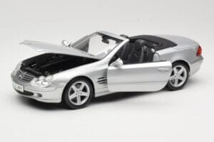 Mercedes SL R230 Ezüst Maisto 1:18 B66962125 Fém – 2. kép a 8-ből