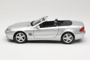 Mercedes SL R230 Ezüst Maisto 1:18 B66962125 Fém – 4. kép a 8-ből