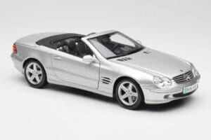 Mercedes SL R230 Ezüst Maisto 1:18 B66962125 Fém – 6. kép a 8-ből