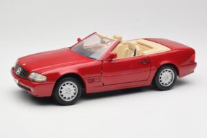 Mercedes SL500 R129 Piros Revell 1:18 08927 Fém