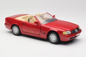 Mercedes SL500 R129 Piros Revell 1:18 08927 Fém – 6. kép a 8-ből