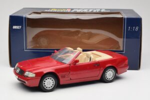 Mercedes SL500 R129 Piros Revell 1:18 08927 Fém – 8. kép a 8-ből