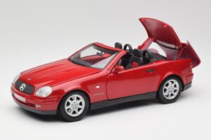 Mercedes SLK 230 R170 Piros Maisto 1:18 56023 Fém – 2. kép a 9-ből