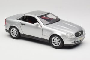 Mercedes SLK R170 Roadster Ezüst Maisto 1:18 31674 Fém – 6. kép a 9-ből