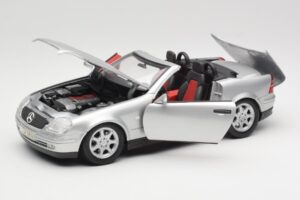 Mercedes SLK R170 Roadster Ezüst Maisto 1:18 31674 Fém – 8. kép a 9-ből