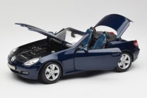 Mercedes SLK R171 Kék Maisto 1:18 B66962190 Fém – 2. kép a 8-ből