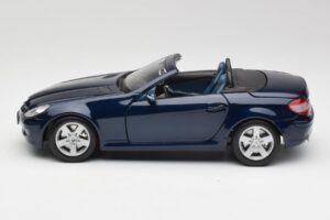 Mercedes SLK R171 Kék Maisto 1:18 B66962190 Fém – 4. kép a 8-ből