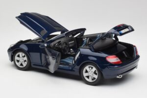 Mercedes SLK R171 Kék Maisto 1:18 B66962190 Fém – 5. kép a 8-ből