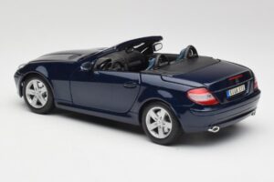 Mercedes SLK R171 Kék Maisto 1:18 B66962190 Fém – 7. kép a 8-ből