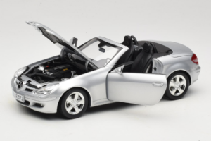 Mercedes SLK R171 Ezüst Minichamps 1:18 B66962318 Fém – 2. kép a 9-ből