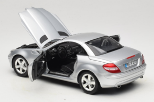 Mercedes SLK R171 Ezüst Minichamps 1:18 B66962318 Fém – 5. kép a 9-ből