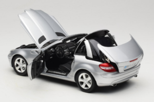 Mercedes SLK R171 Ezüst Minichamps 1:18 B66962318 Fém – 6. kép a 9-ből