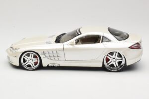 Mercedes SLR McLaren C199 Fehér Maisto 1:18 31068 Fém – 4. kép a 8-ből