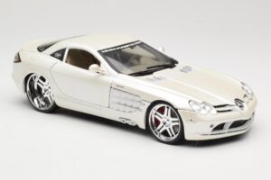 Mercedes SLR McLaren C199 Fehér Maisto 1:18 31068 Fém – 6. kép a 8-ből